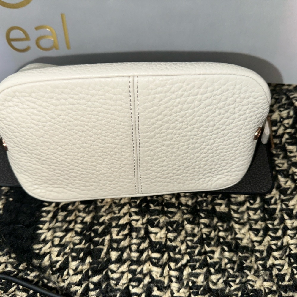 Cosmetic Pouch - Picture 3 of 5